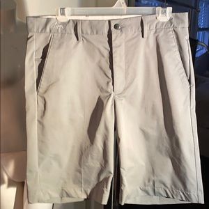 Like new men’s Greg Norman shorts